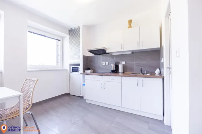 Prodej bytu 2+kk, Staré Město - Stříbrnice, 48 m2