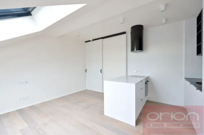 Pronájem bytu 1+kk, Praha - Vinohrady, náměstí Jiřího z Poděbrad, 39 m2