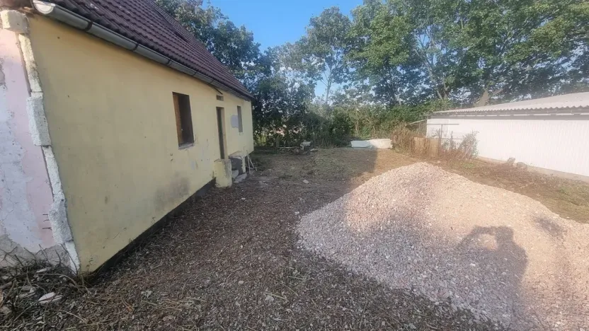 Pronájem komerčního pozemku, Praha, Na záhonech, 908 m2