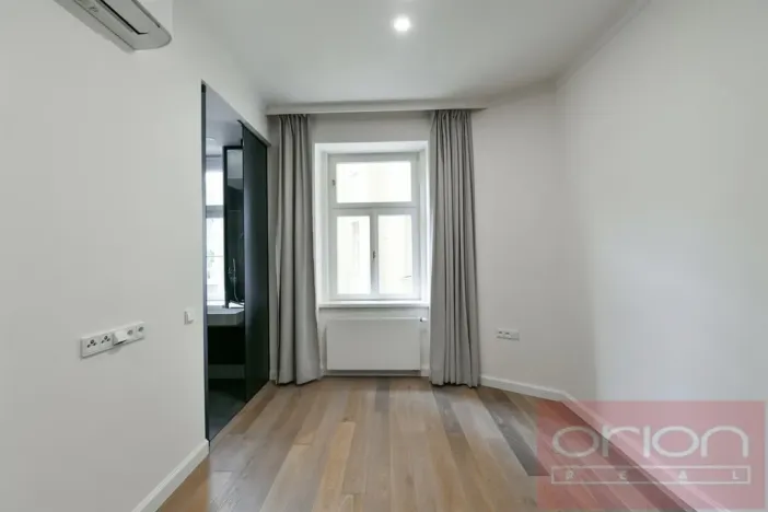 Pronájem bytu 4+kk, Praha - Vinohrady, náměstí Jiřího z Poděbrad, 107 m2