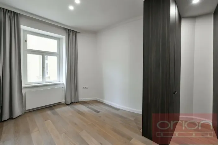 Pronájem bytu 4+kk, Praha - Vinohrady, náměstí Jiřího z Poděbrad, 107 m2