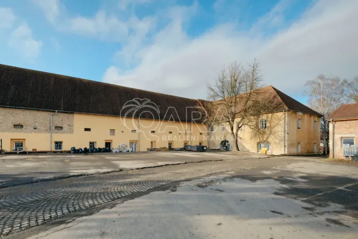 Pronájem skladu, Červený Újezd, Hájecká, 400 m2