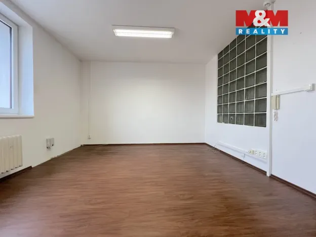 Pronájem kanceláře, Prostějov, nám. Spojenců, 18 m2