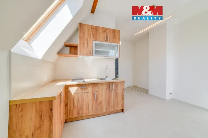 Pronájem bytu 1+kk, Cheb, Zlatá, 36 m2