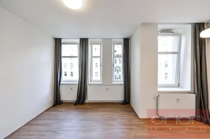 Pronájem bytu 1+kk, Praha - Vinohrady, Lucemburská, 30 m2