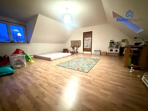 Prodej rodinného domu, Toužim - Bezděkov, 236 m2