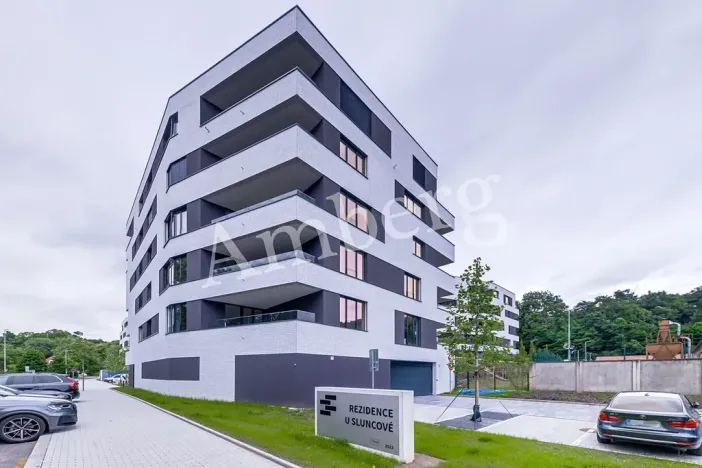 Pronájem bytu 1+kk, Praha - Karlín, U Sluncové, 33 m2