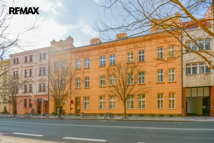 Pronájem obchodního prostoru, Hradec Králové, Československé armády, 213 m2
