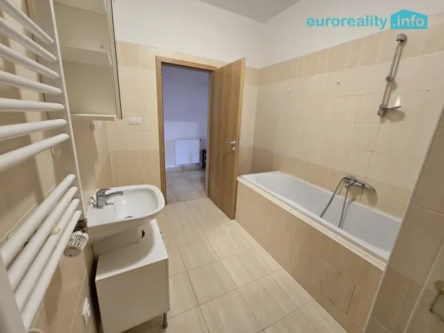 Pronájem bytu 2+kk, Beroun - Beroun-Město, V Zahradách, 65 m2