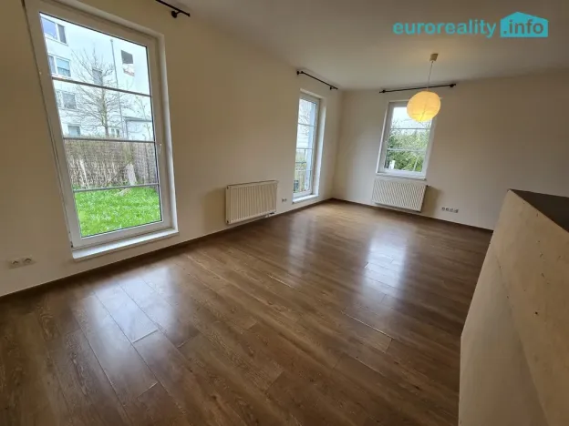Pronájem bytu 2+kk, Beroun - Beroun-Město, V Zahradách, 65 m2