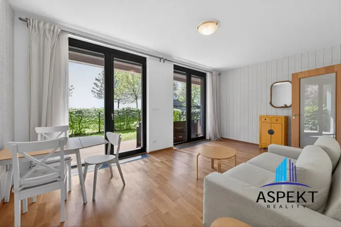 Pronájem bytu 2+kk, Praha - Holešovice, Dělnická, 52 m2