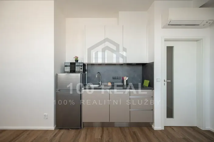 Pronájem bytu 1+kk, Hradec Králové, Průmyslová, 26 m2