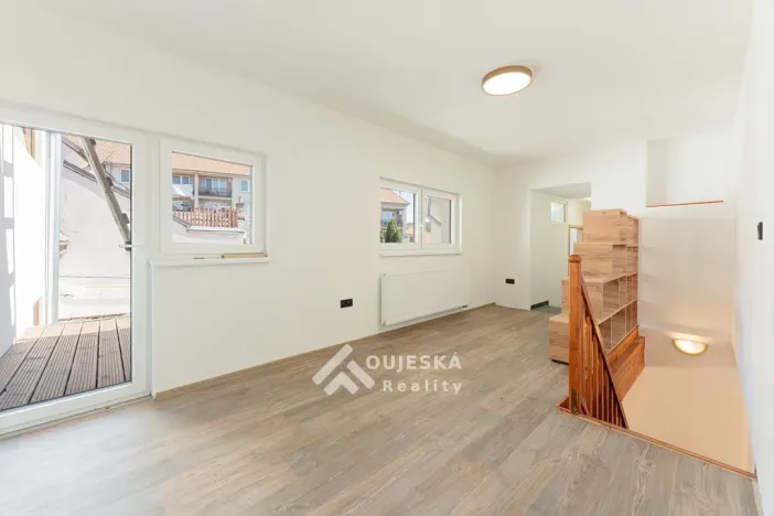 Pronájem bytu 2+kk, Ivančice, Žerotínovo náměstí, 55 m2