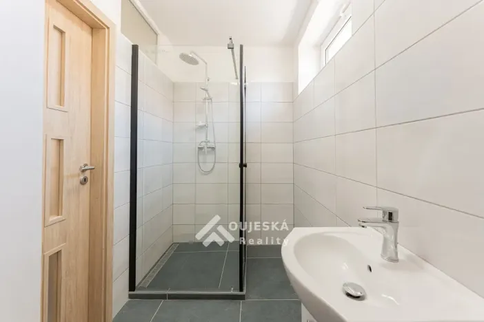 Pronájem bytu 2+kk, Ivančice, Žerotínovo náměstí, 55 m2