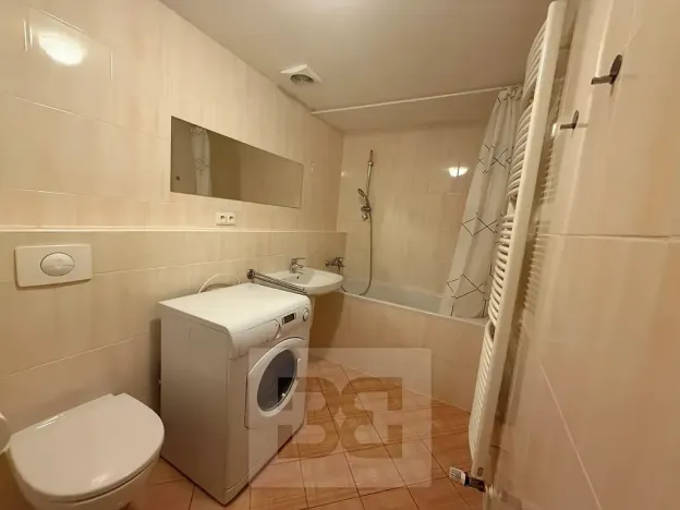 Pronájem bytu 2+kk, Praha - Holešovice, V háji, 44 m2