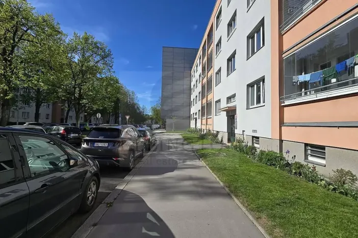 Pronájem bytu 2+1, Praha - Břevnov, Brunclíkova, 56 m2