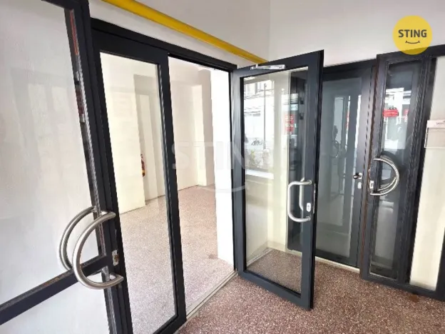 Pronájem obchodního prostoru, Opava, Ostrožná, 25 m2