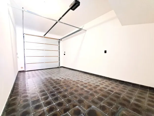 Prodej bytu 4+kk, Stochov, náměstí u dubu, 110 m2