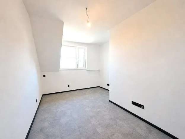 Prodej bytu 4+kk, Stochov, náměstí u dubu, 110 m2