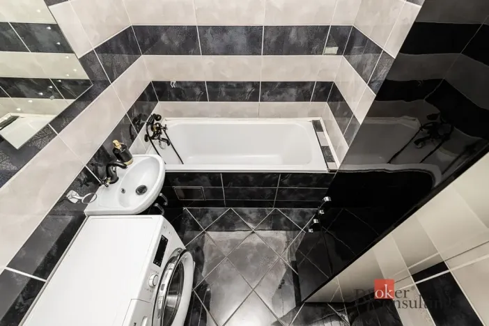Prodej bytu 3+kk, Praha - Karlín, U Sluncové, 78 m2