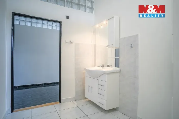 Prodej obchodního prostoru, Kadaň, Polní, 1200 m2