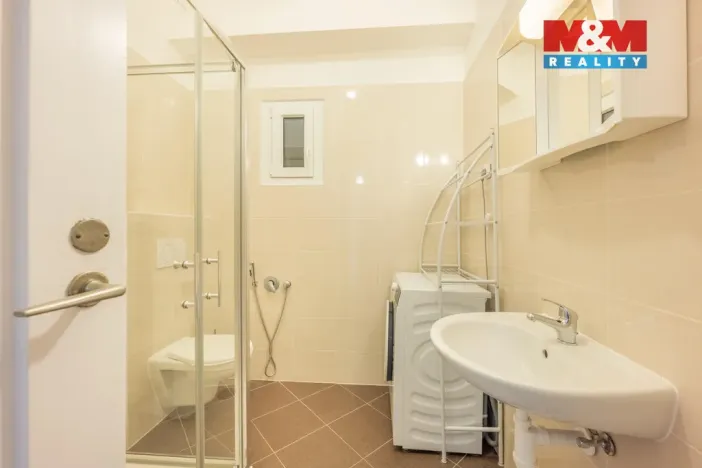 Pronájem bytu 2+kk, Praha - Holešovice, Bubenská, 62 m2