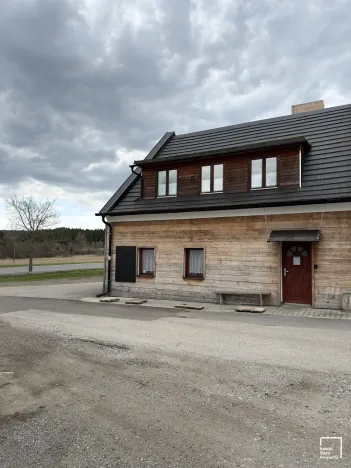 Prodej rodinného domu, Černá v Pošumaví, 180 m2