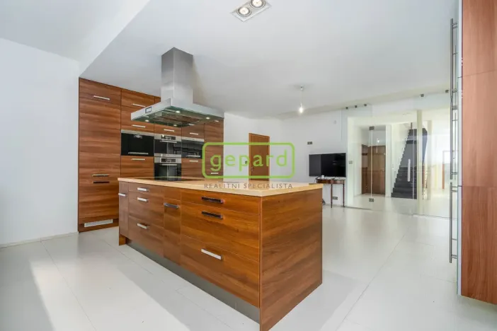 Prodej vily, Kounice, 636 m2