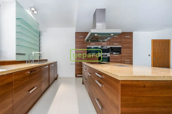 Prodej vily, Kounice, 636 m2