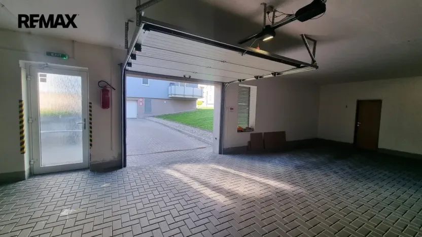 Pronájem garážového stání, Olomouc, Peškova, 12 m2