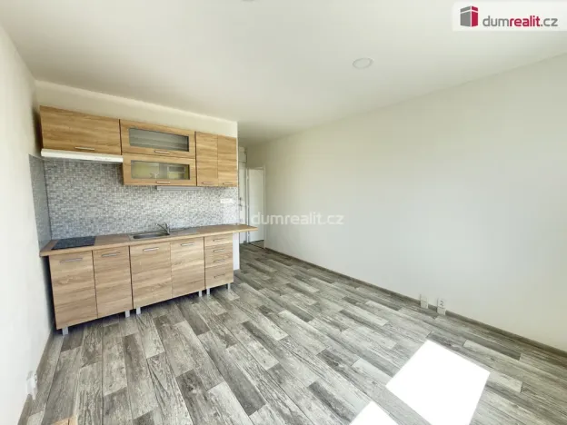 Pronájem bytu 1+1, Klášterec nad Ohří, Družstevní, 40 m2