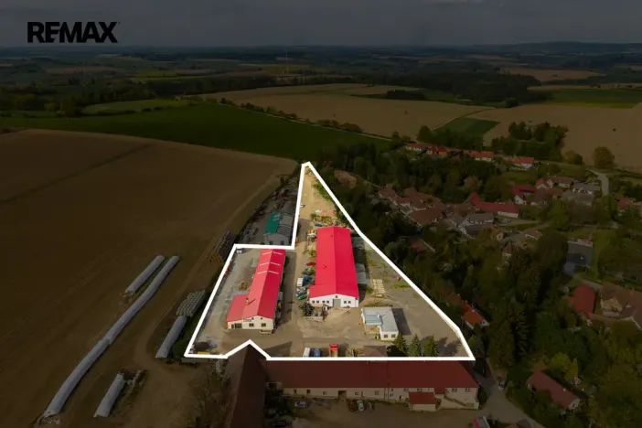 Prodej výrobních prostor, Buřenice, 2100 m2