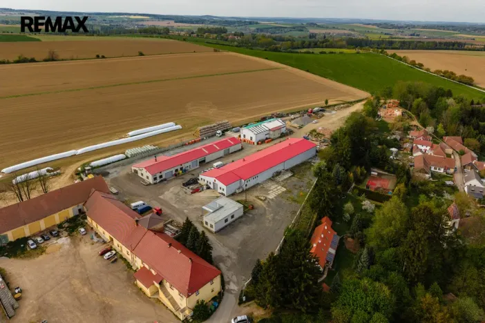 Prodej výrobních prostor, Buřenice, 2100 m2