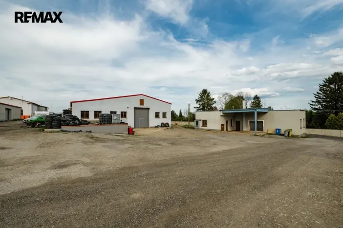 Prodej výrobních prostor, Buřenice, 2100 m2