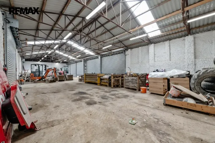 Prodej výrobních prostor, Buřenice, 2100 m2
