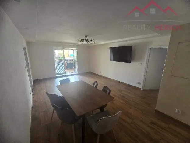 Prodej rodinného domu, Krásný Dvůr - Chrašťany, 400 m2