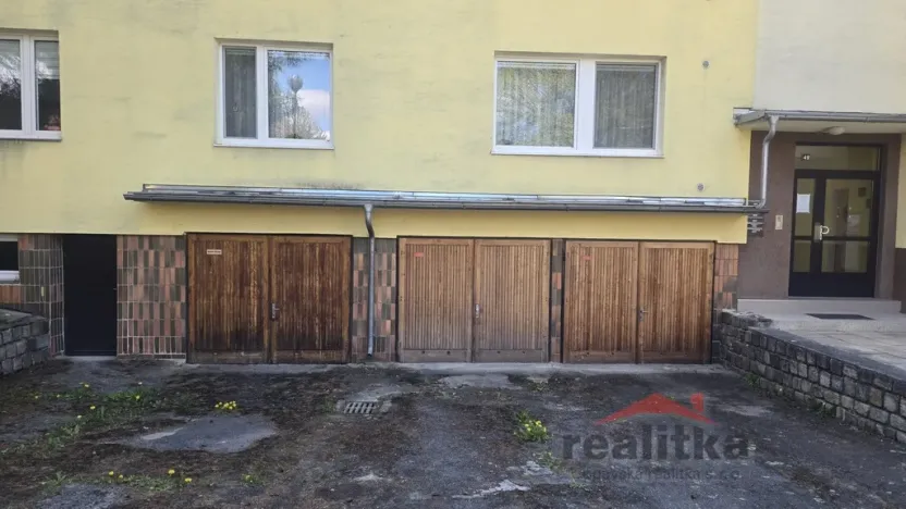 Pronájem garáže, Opava - Předměstí, Dostojevského, 20 m2
