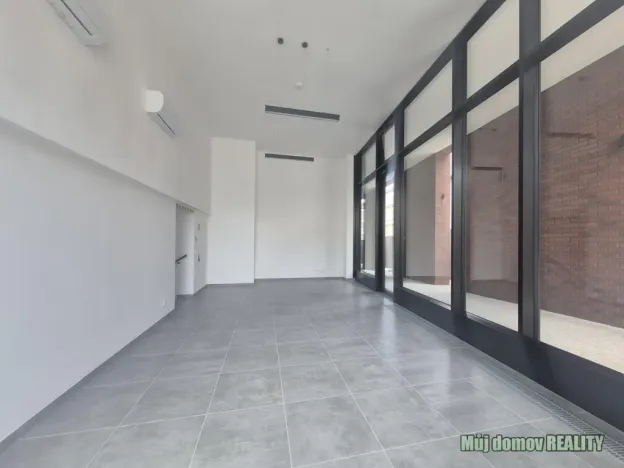 Pronájem obchodního prostoru, Praha - Žižkov, Hartigova, 88 m2