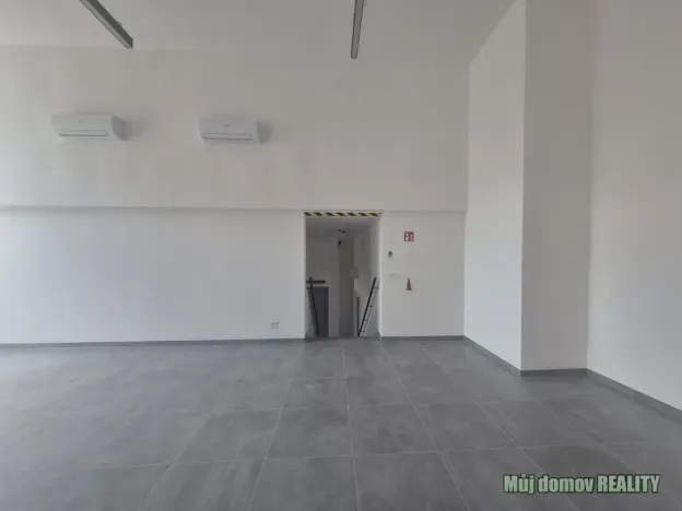 Pronájem obchodního prostoru, Praha - Žižkov, Hartigova, 88 m2