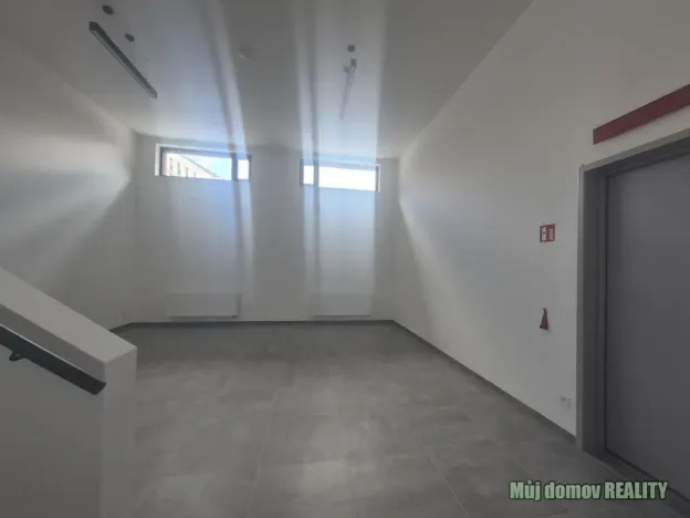 Pronájem obchodního prostoru, Praha - Žižkov, Hartigova, 88 m2