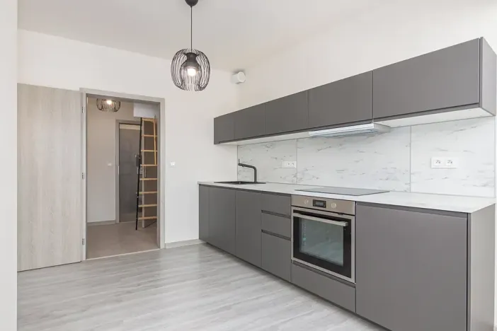 Pronájem bytu 1+kk, Praha - Vršovice, Košická, 49 m2