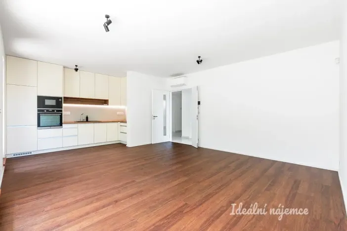 Pronájem bytu 2+kk, Praha - Radlice, Lučištníků, 67 m2