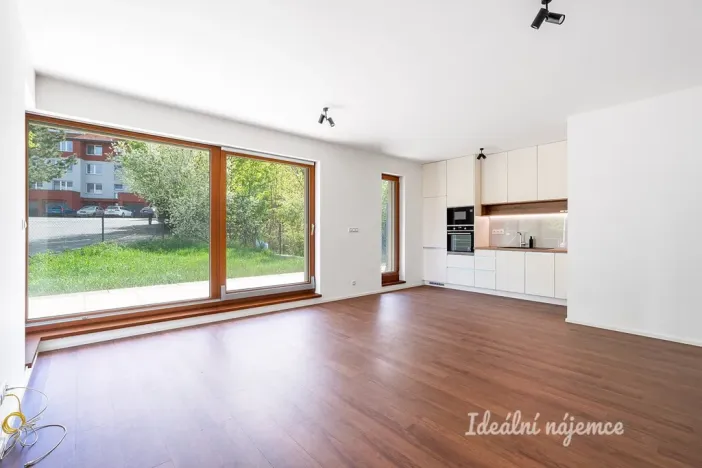 Pronájem bytu 2+kk, Praha - Radlice, Lučištníků, 67 m2