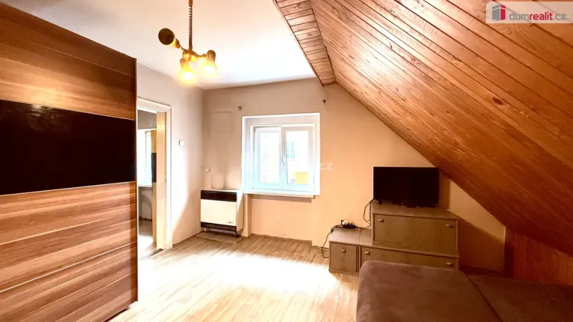 Prodej bytu 1+1, Karlovy Vary - Stará Role, Hlávkova, 58 m2