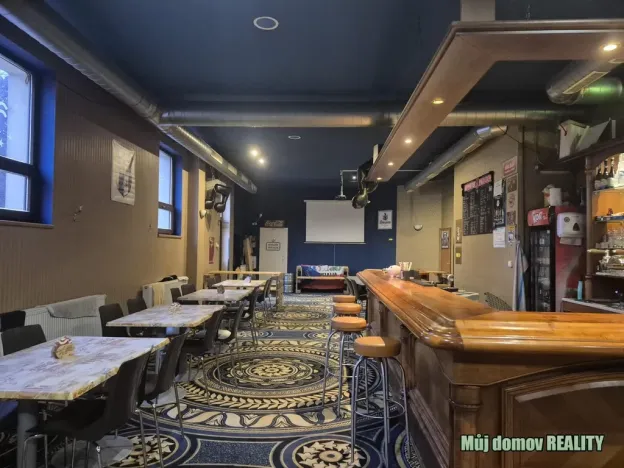 Pronájem restaurace, Praha - Letňany, 124 m2