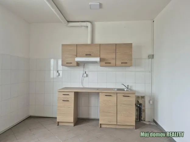 Pronájem obchodního prostoru, Praha - Uhříněves, Přátelství, 626 m2
