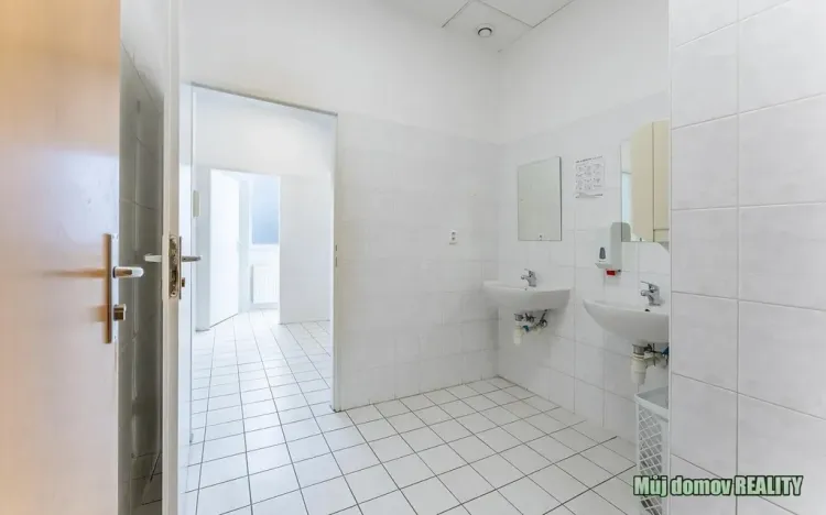 Pronájem kanceláře, Praha - Strašnice, V olšinách, 100 m2