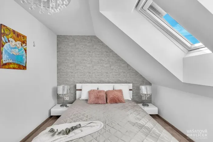 Pronájem bytu 3+kk, Lochenice, 103 m2