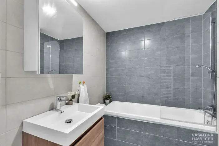 Pronájem bytu 3+kk, Lochenice, 103 m2