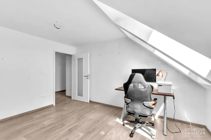 Pronájem bytu 3+kk, Lochenice, 103 m2